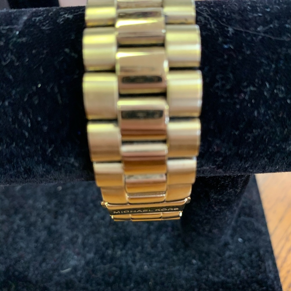 NWOT Michael Kors Watch - Picture 2 of 6